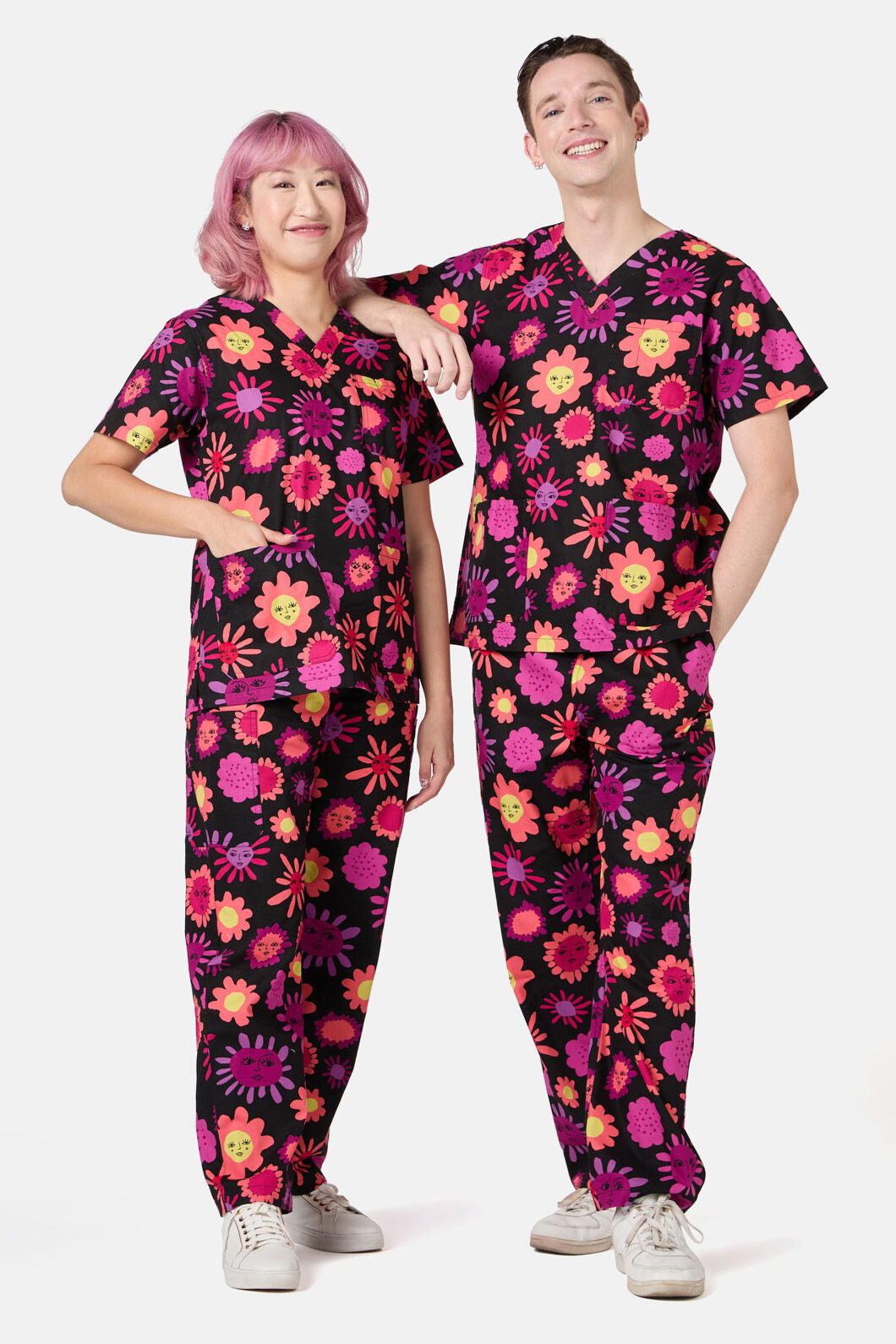 Gorman - Smiley Flowers Scrub Set - black