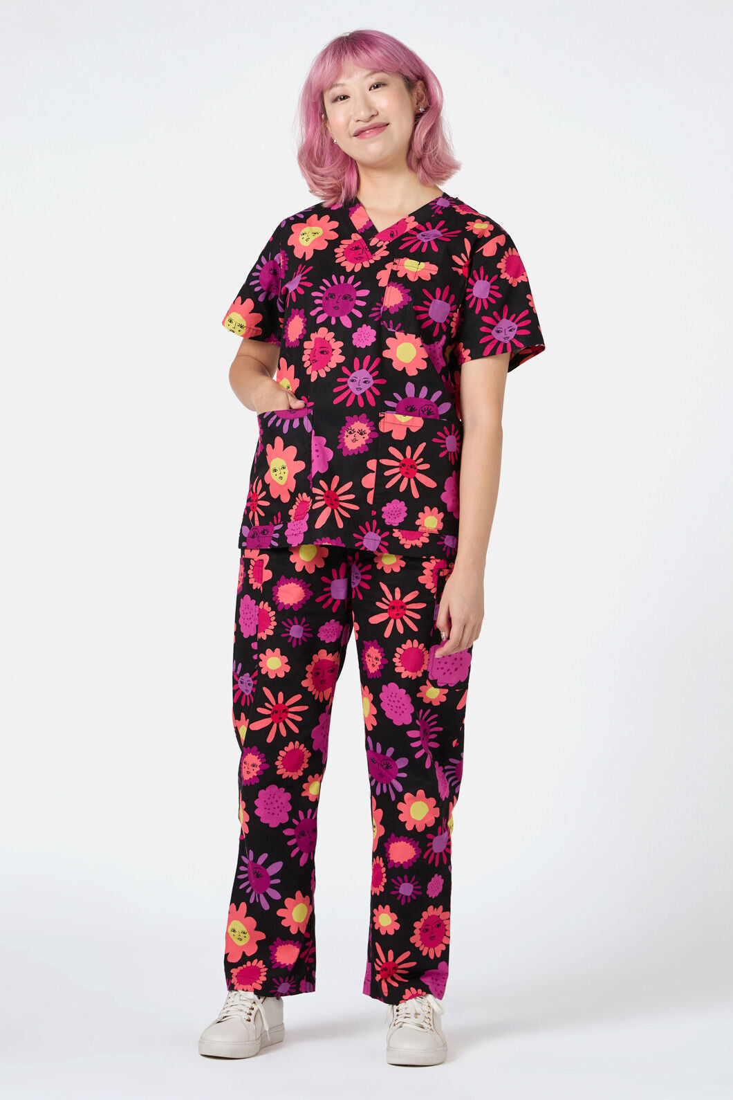 Gorman - Smiley Flowers Scrub Set - black
