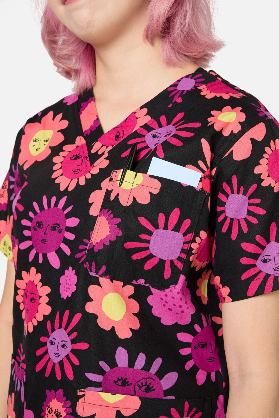 Gorman - Smiley Flowers Scrub Set - black