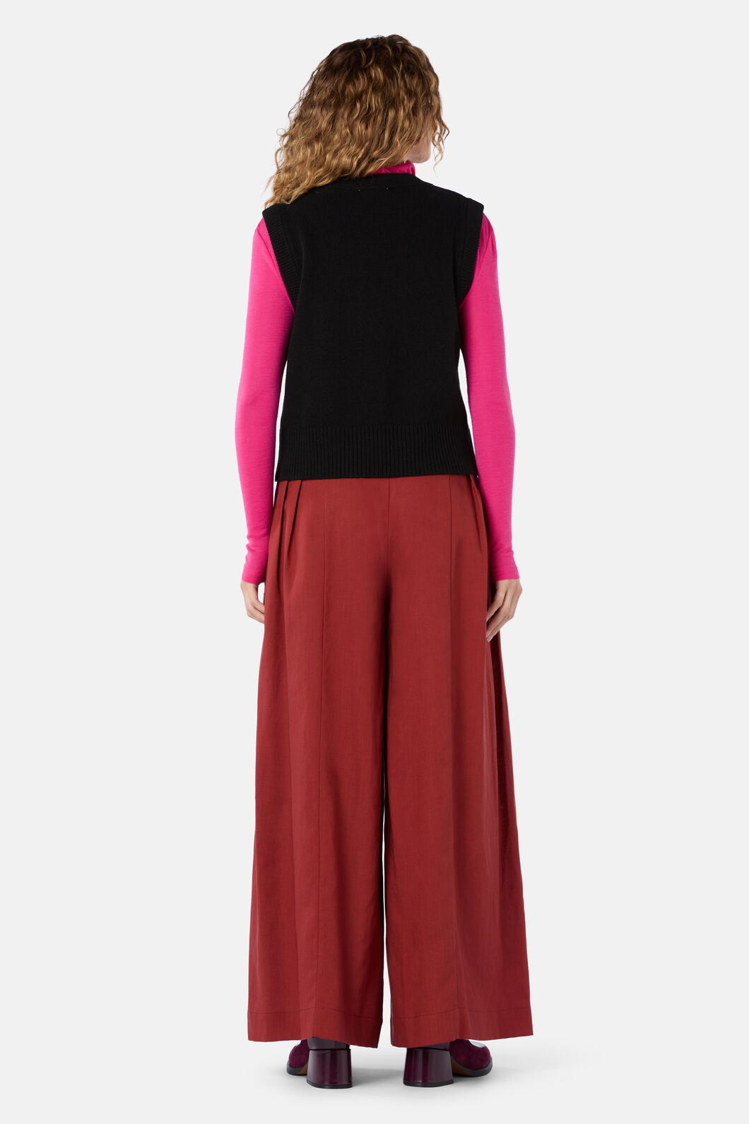 Gorman - Pretty Protea Knit Vest - black