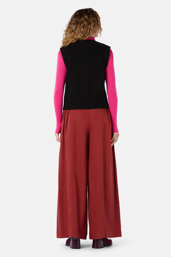 Gorman - Pretty Protea Knit Vest - black